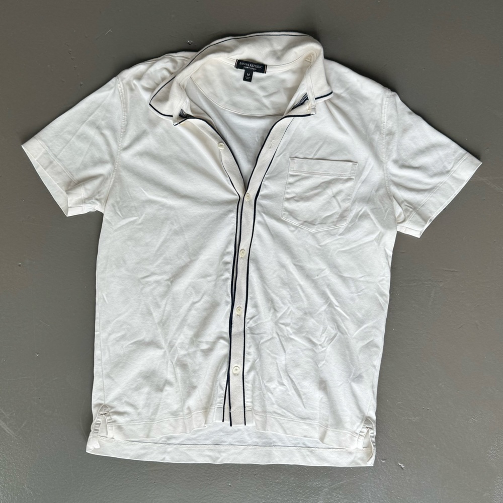 Banana Republic White Shortsleeve Button Down Polo